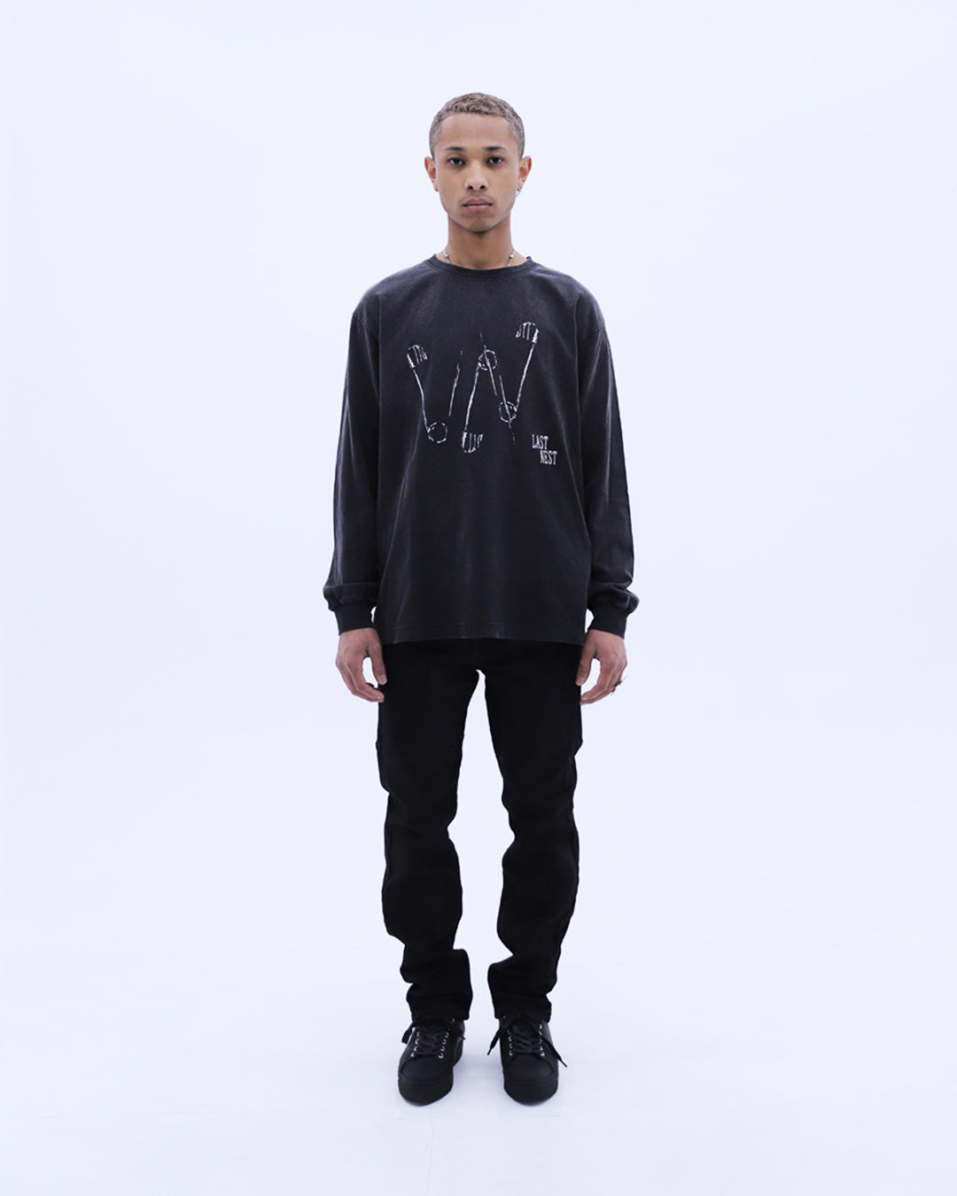 Safety Pin Washed L/S T-Shirt / Wash Black