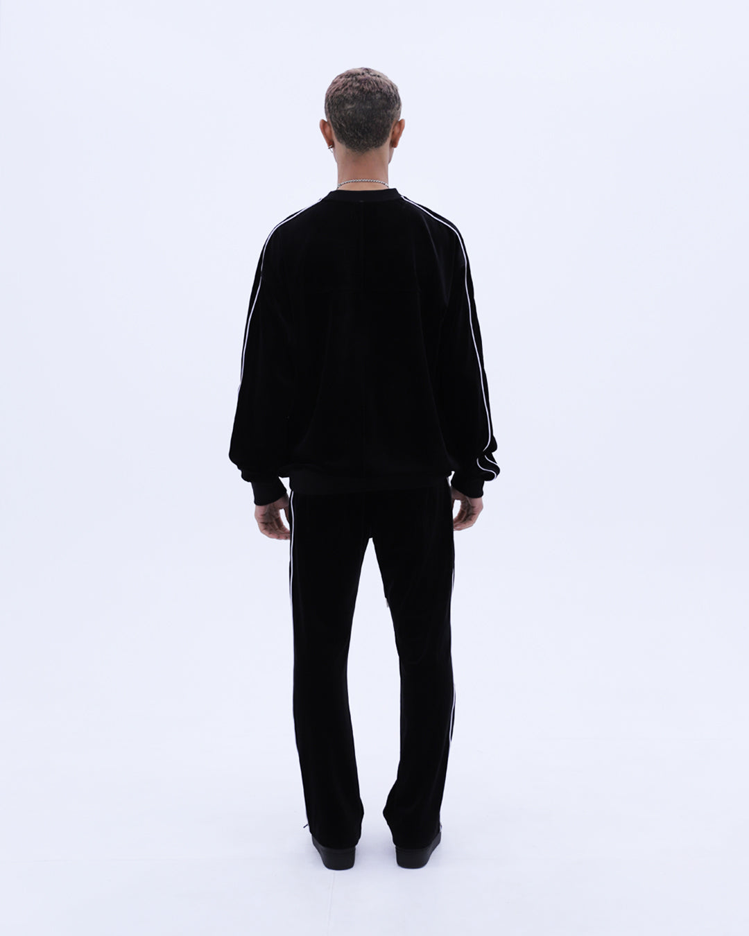 Velvet Crewneck / Black