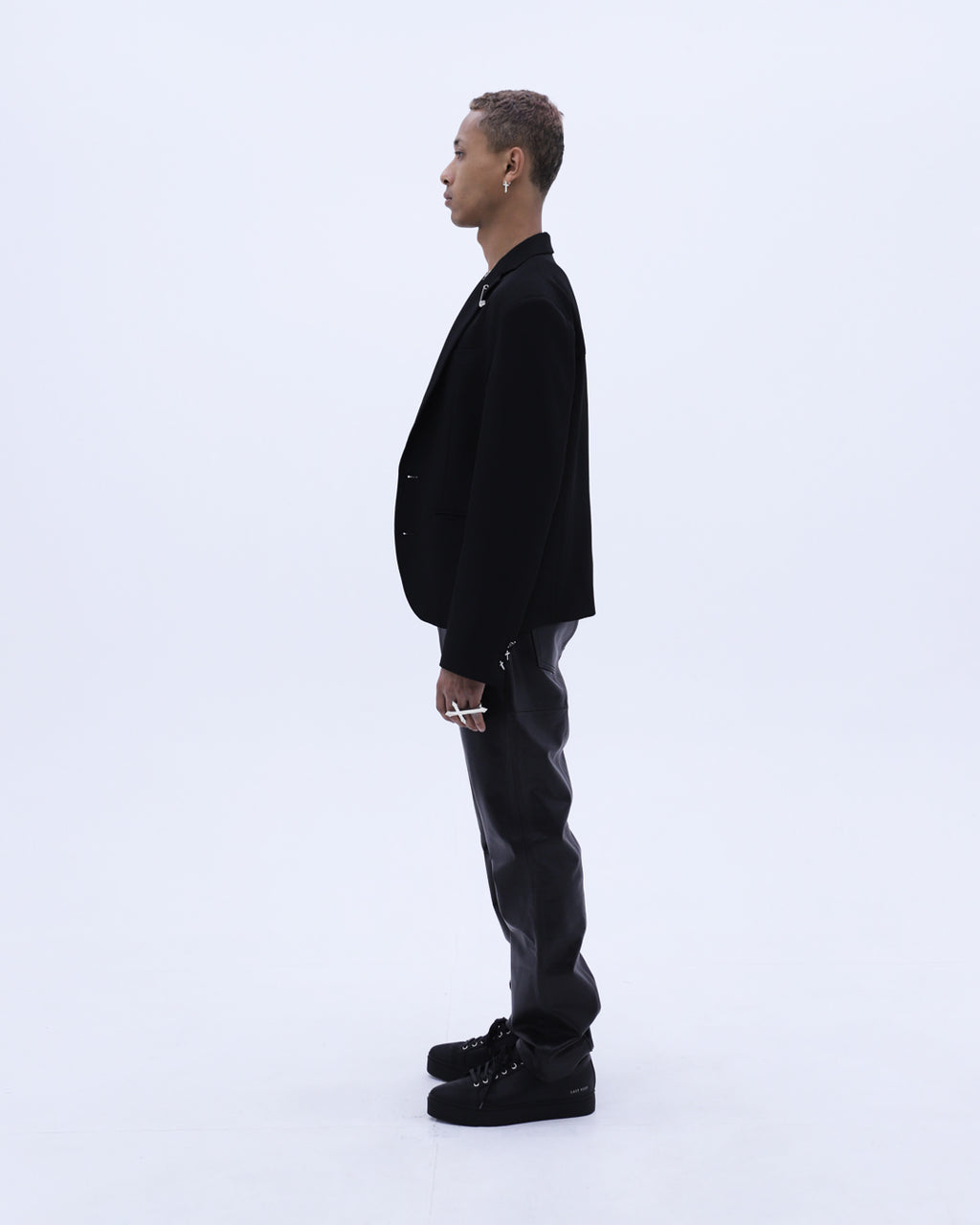 Cross Button Tailored Jacket / Black