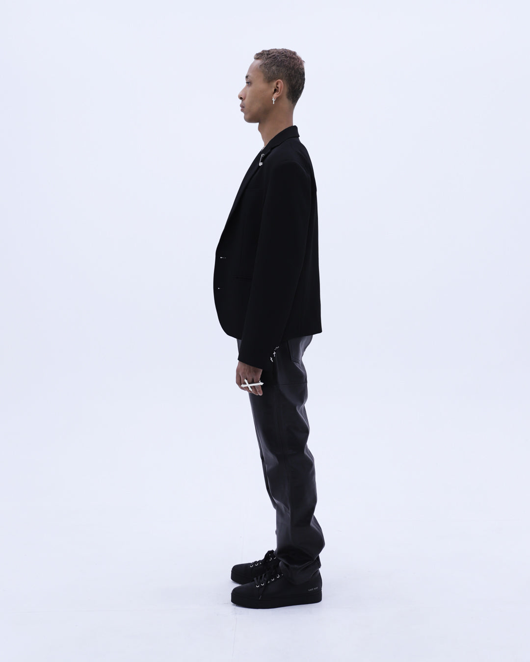 Cross Button Tailored Jacket / Black
