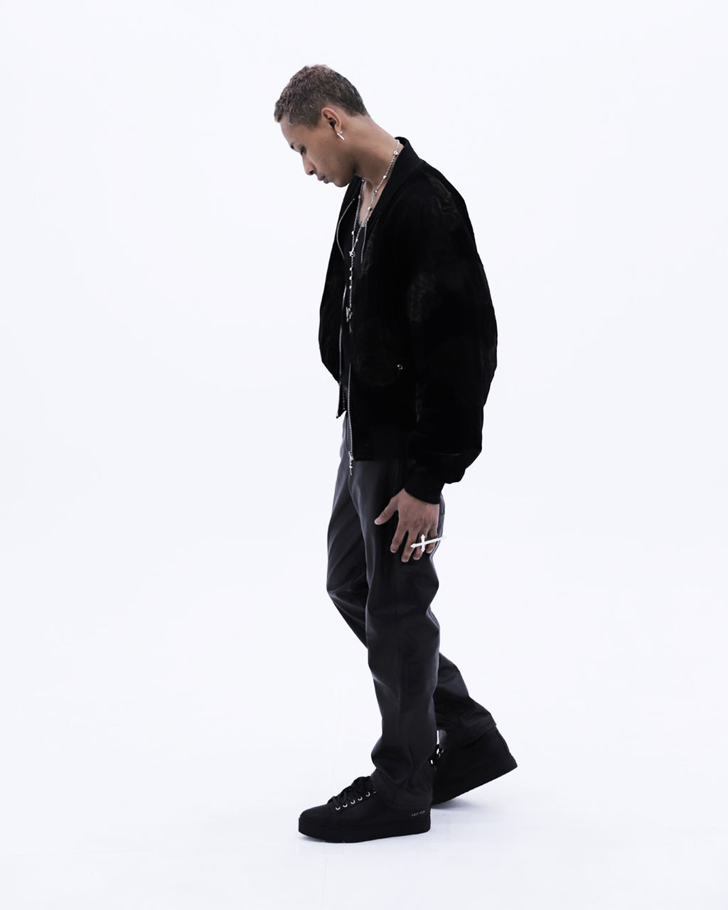 Rose Velvet Bomber Jacket / Black