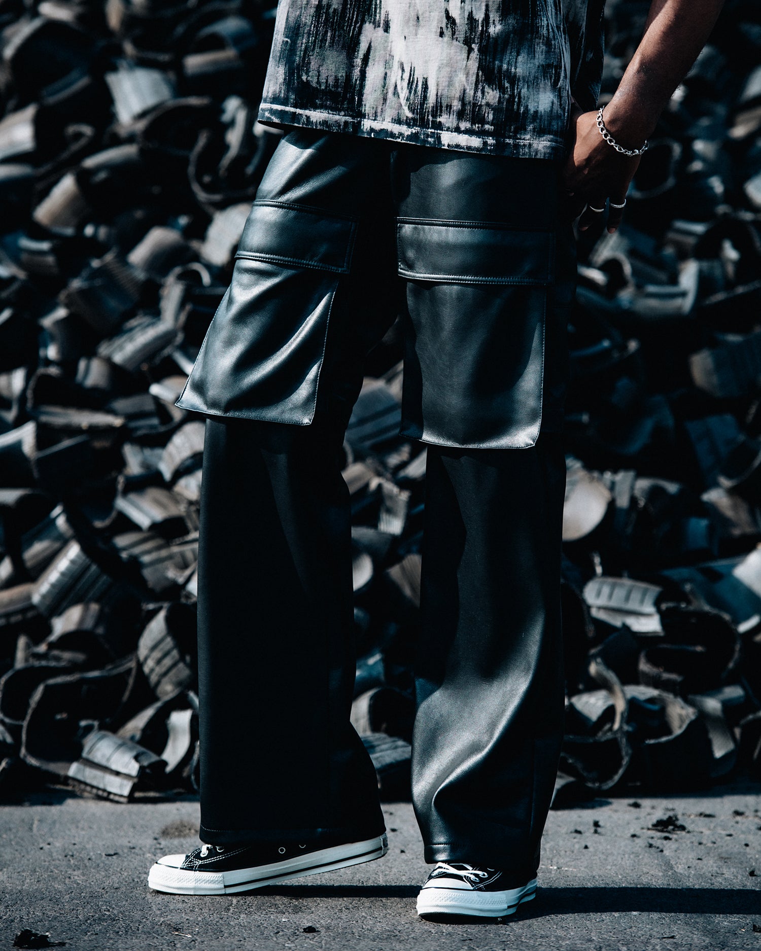 Faux Leather Cargo Pants V2 / Black