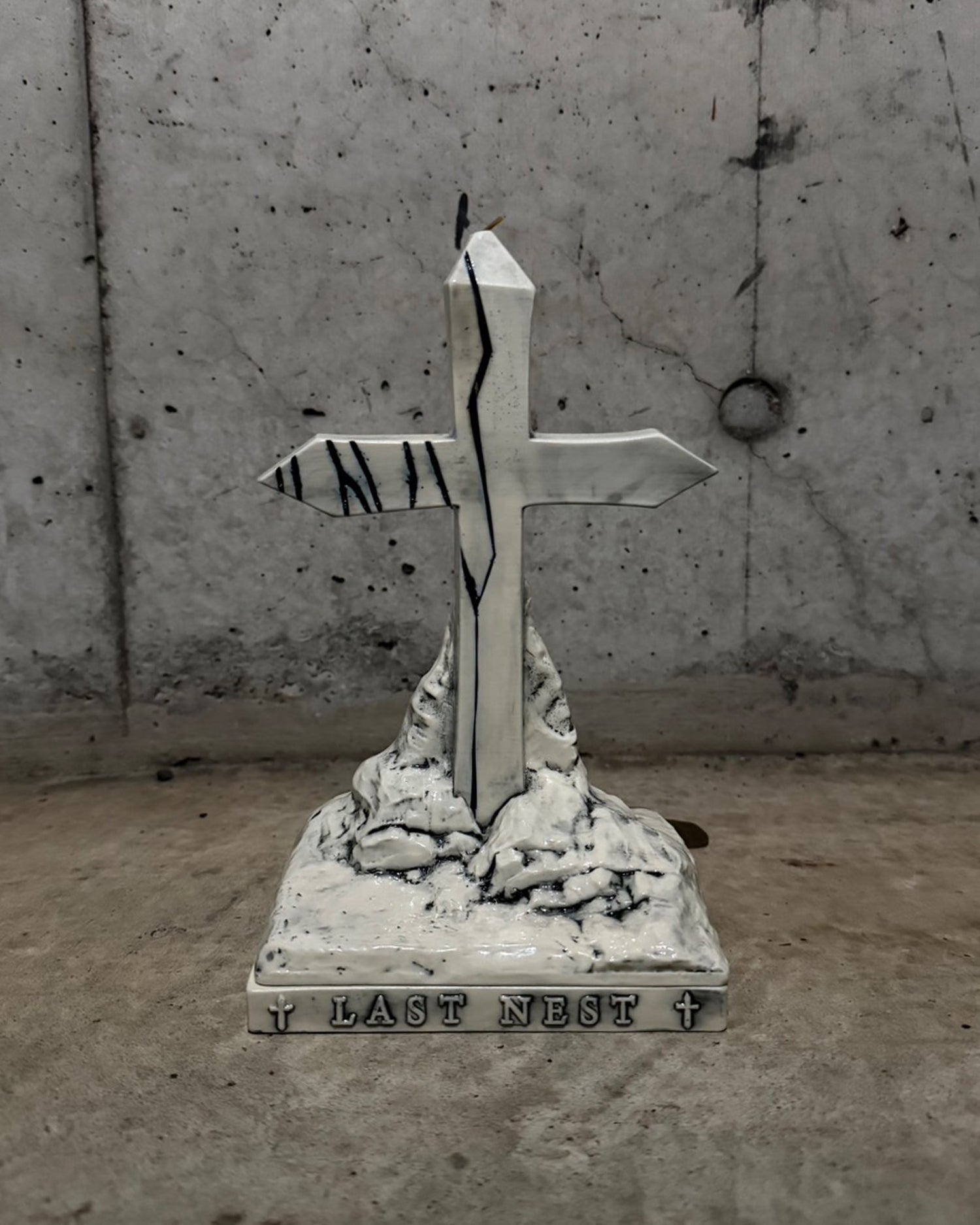Cross Incense Chamber / White｜LAST NEST Official Online Site