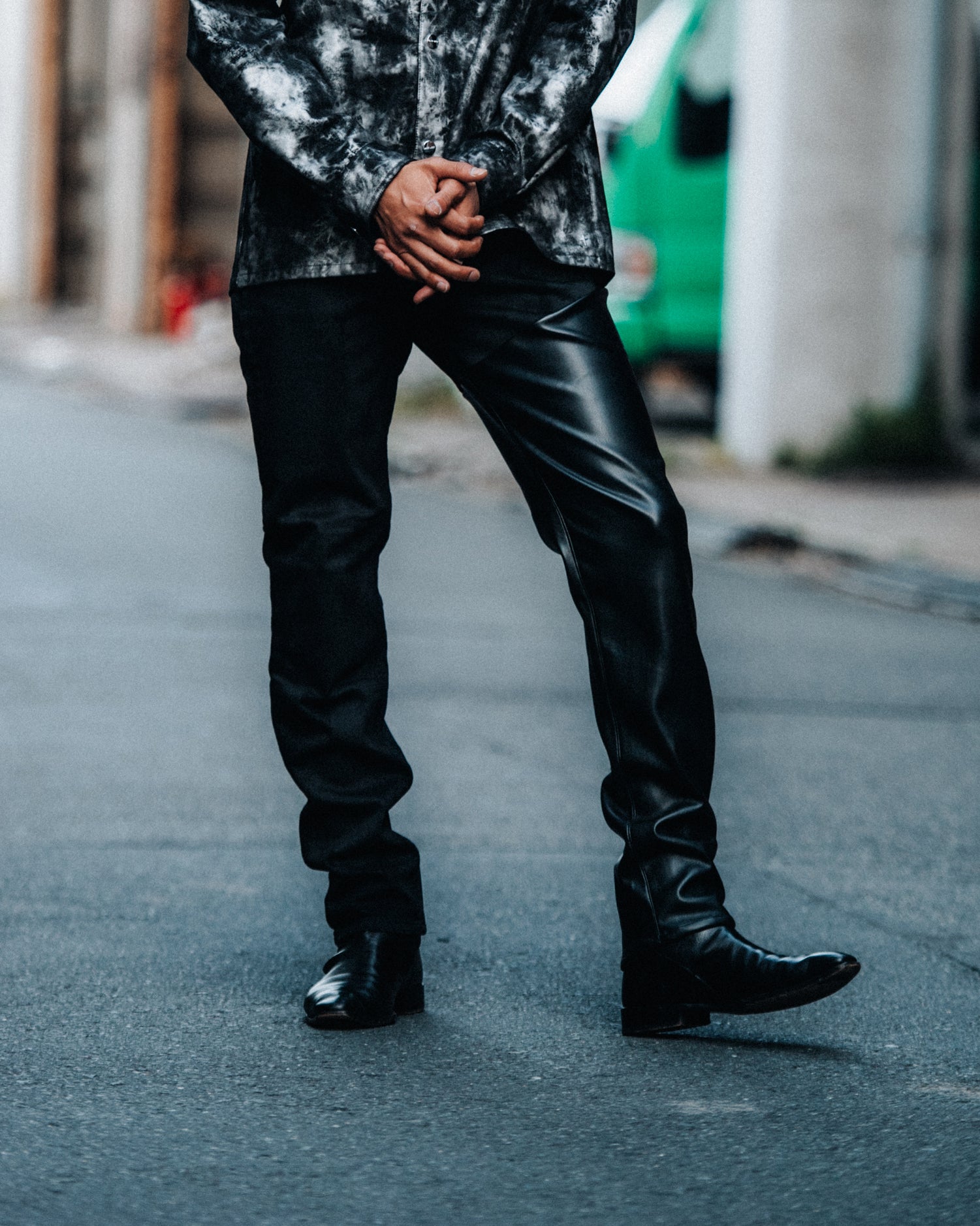 Faux Leather Denim Switching Pants / Black
