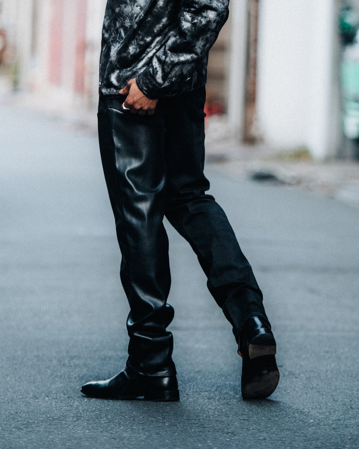 Faux Leather Denim Switching Pants / Black