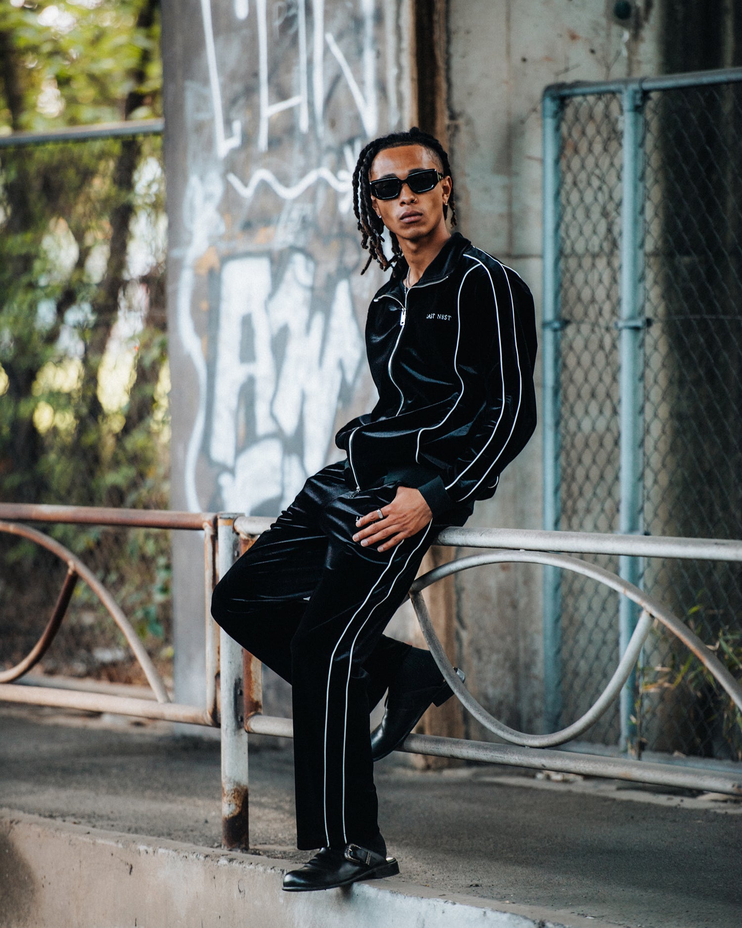 LASTNEST ベロア ブラックパンツ LAST NEST(ラストネスト)商品ページ - Velour Track Pants V2